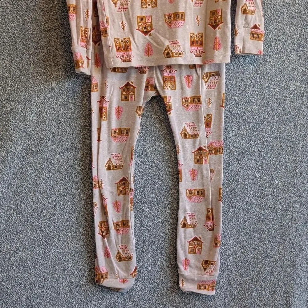Old Navy Girls Size 5T Gray Pink Gingerbread Village Long Sleeve Cotton Pajamas